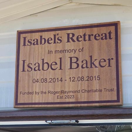 Isabel'S Retreat Apartment มาดีฟอร์ด ภายนอก รูปภาพ
